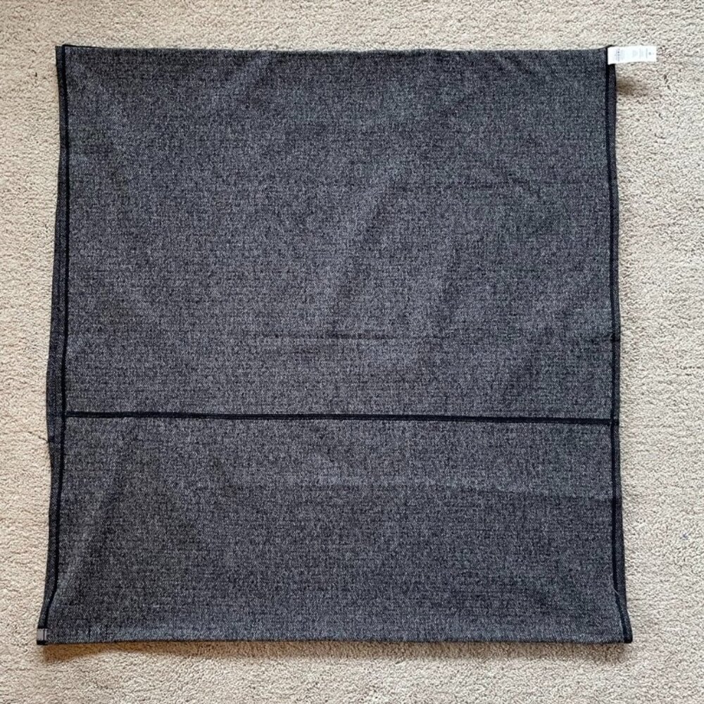 NWOT Lululemon Vinyasa Infinity Scarf with snaps - heather/gray/black - One Size